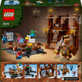 21272 Woodland Mansion Fighting Ring